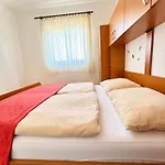 Elvira Apartment *