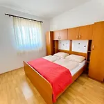 Elvira Apartman Drage
