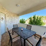 Elvira Apartman *