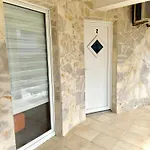 Elvira Apartman