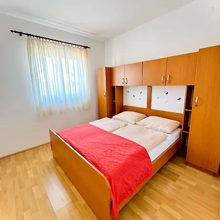 Elvira Apartman Drage