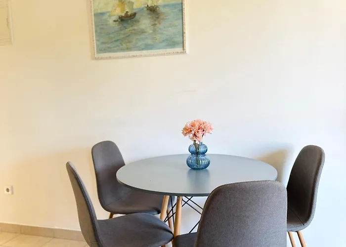 Elvira Apartment Drage