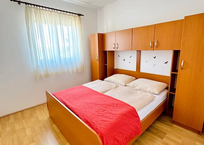 Elvira Apartment Drage