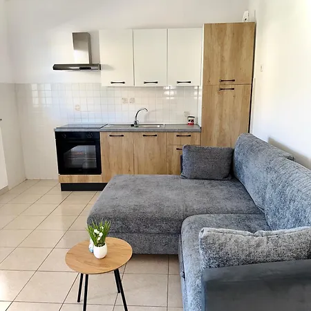Elvira Apartment