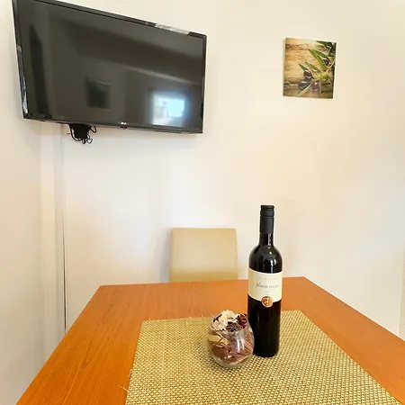 Elvira Apartment Drage