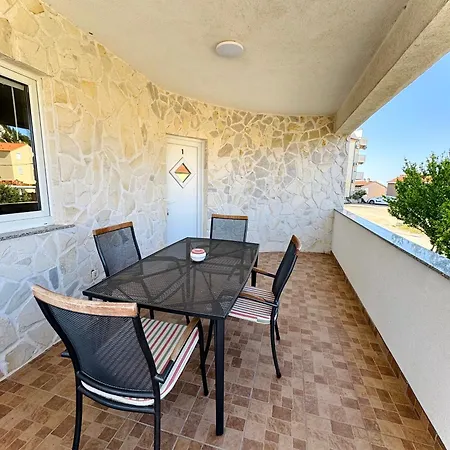 Elvira Apartment