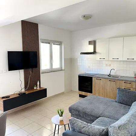Elvira Apartment Drage
