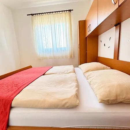 Elvira Apartment *