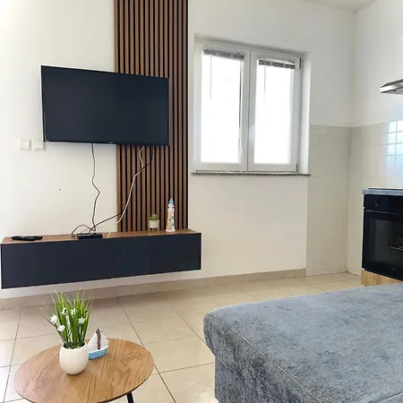 Apartment Elvira *
